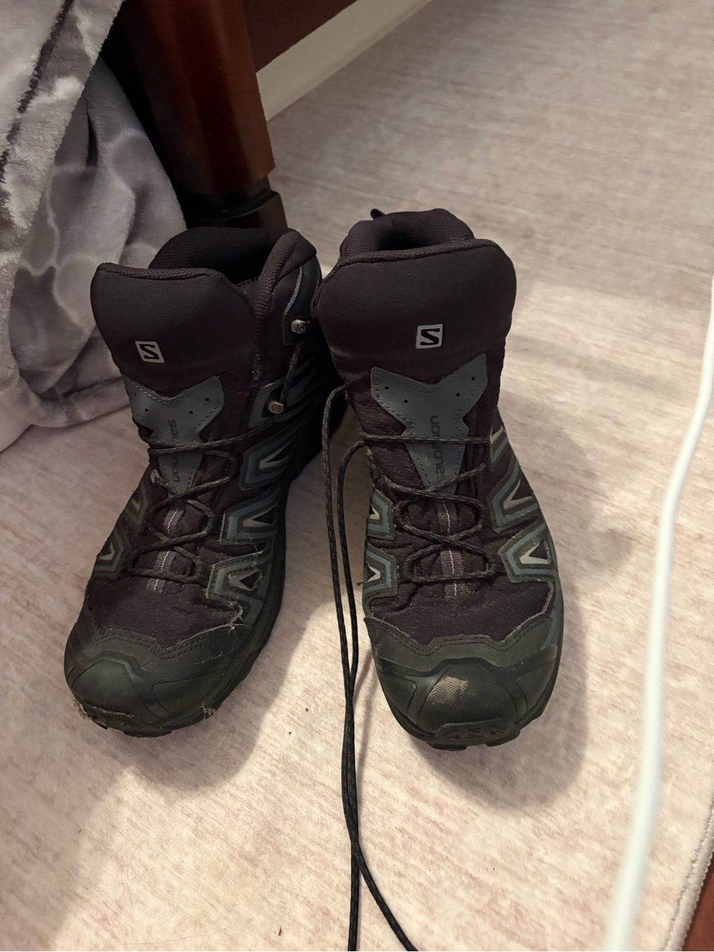 Salomon Mens Black and Gray Trail Boots